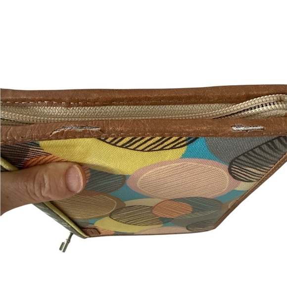 Fossil Multicolor Circle Pattern folder/organizer - Picture 4 of 4